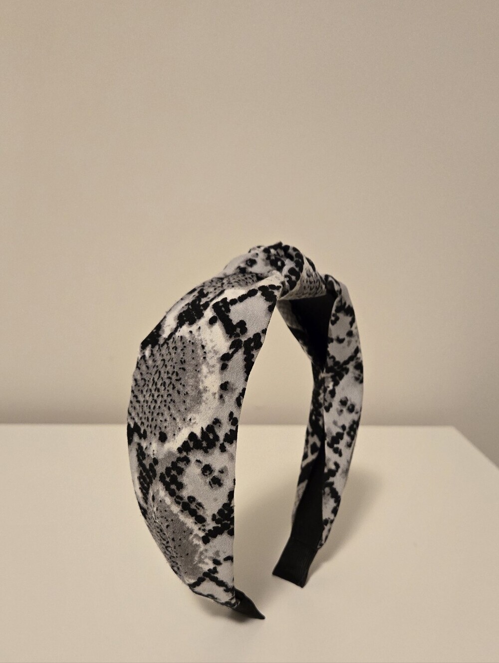 Black & White Snake Print Knotted Headband